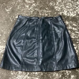 Black leather skirt. Never worn. Good shape, it just dose not fit me.